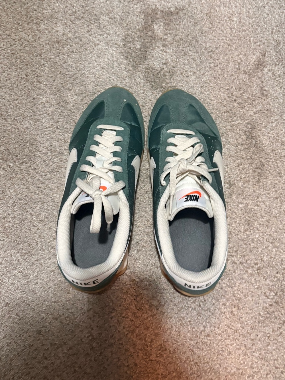 Nike Low-Top Sneakers in Green and White